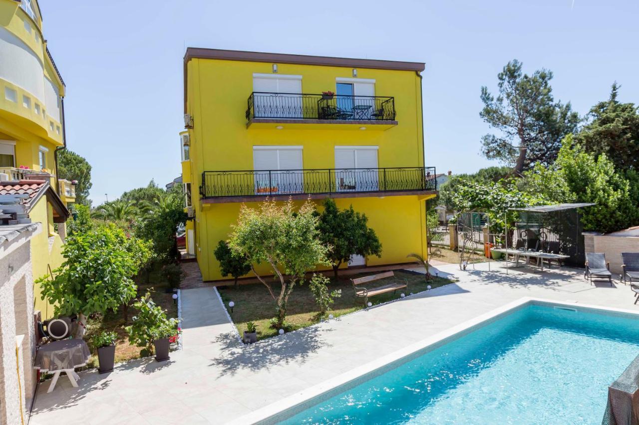 Apartment Mery Pula Exterior foto
