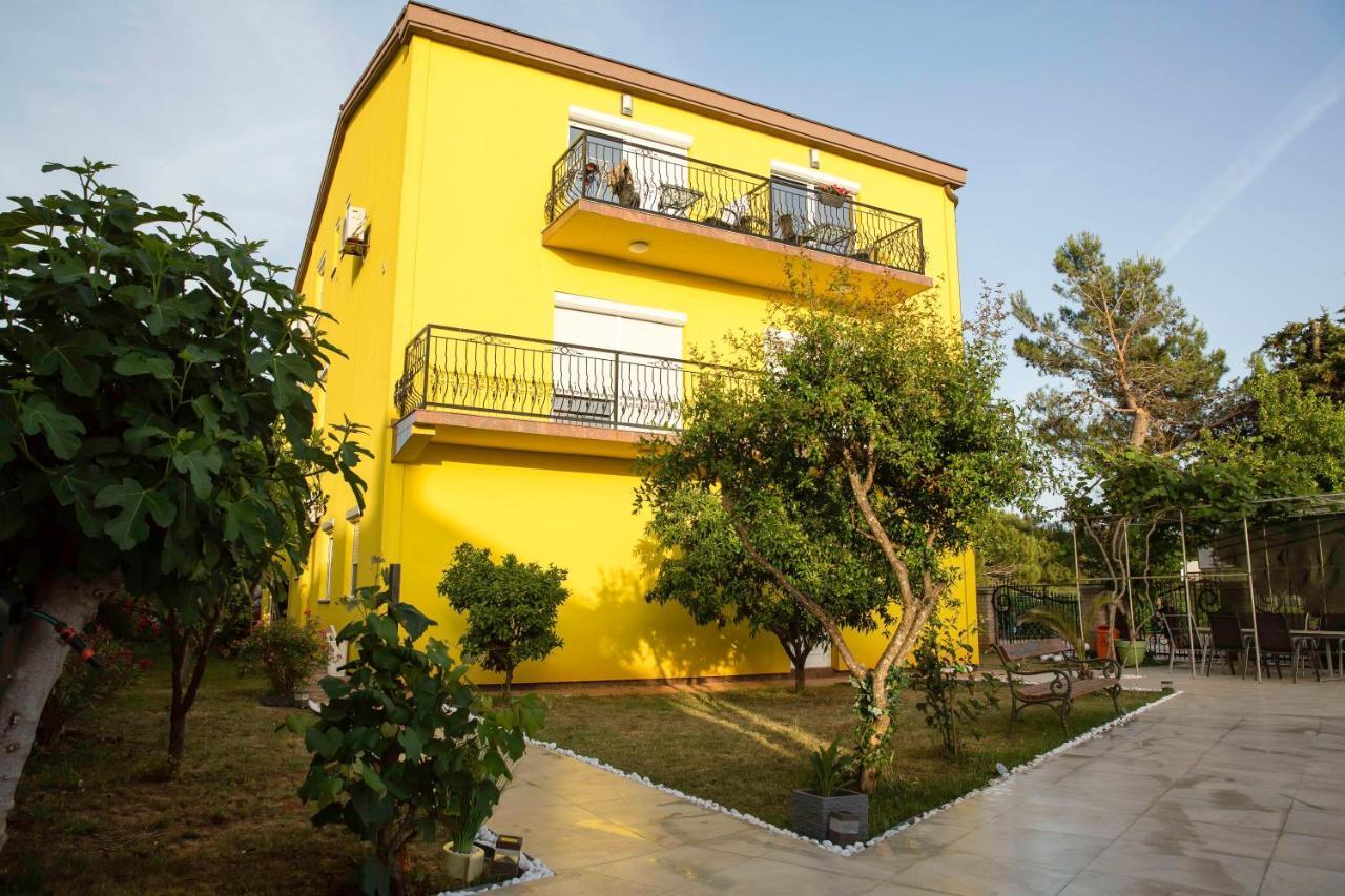 Apartment Mery Pula Exterior foto
