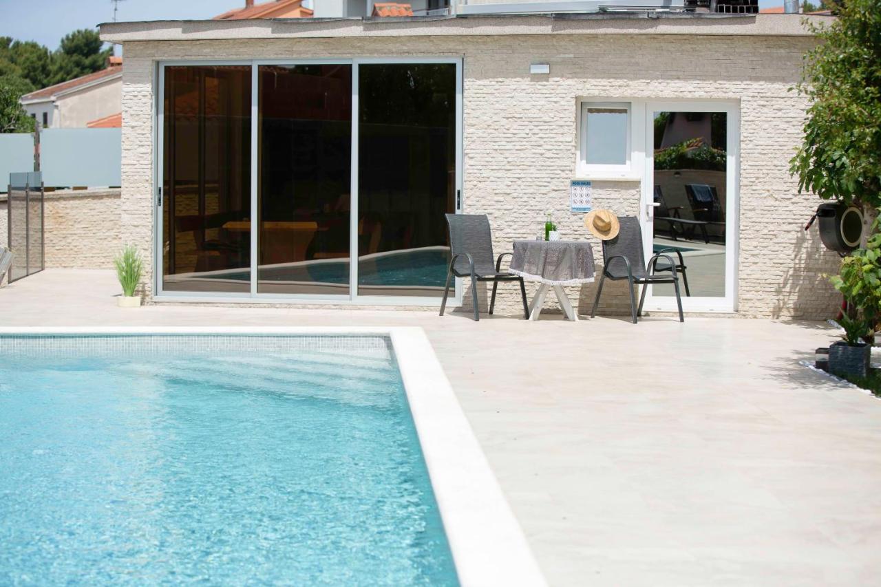 Apartment Mery Pula Exterior foto