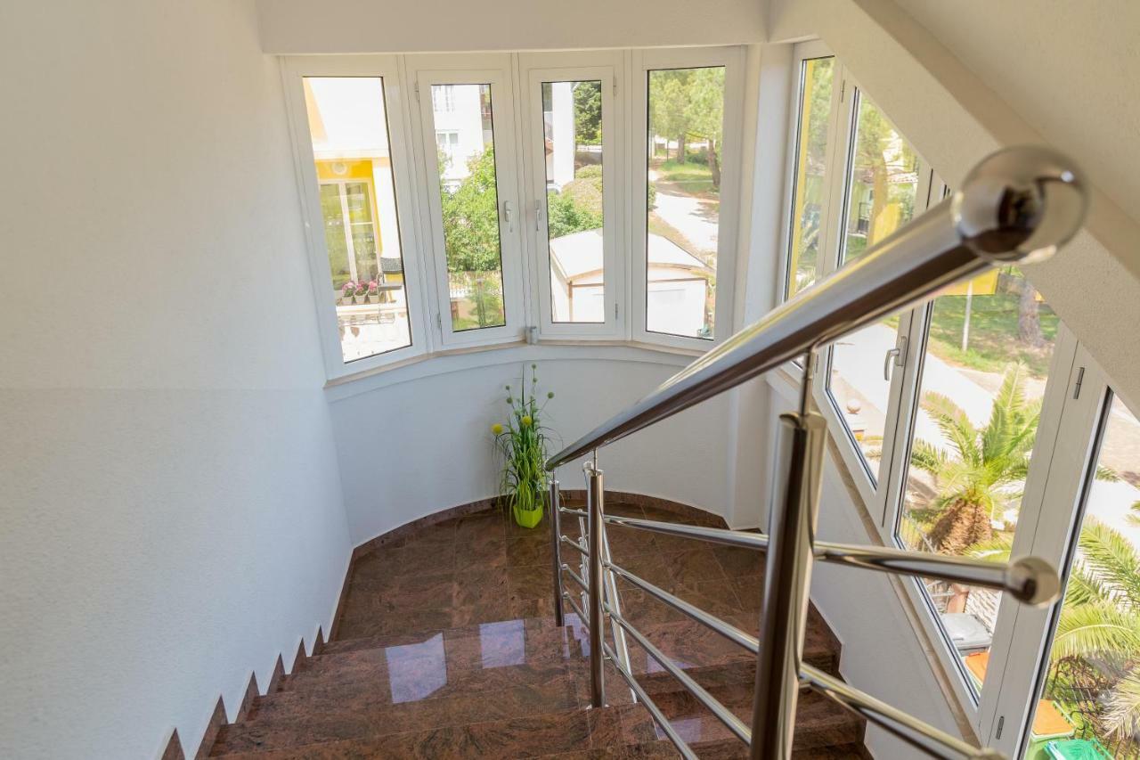 Apartment Mery Pula Exterior foto